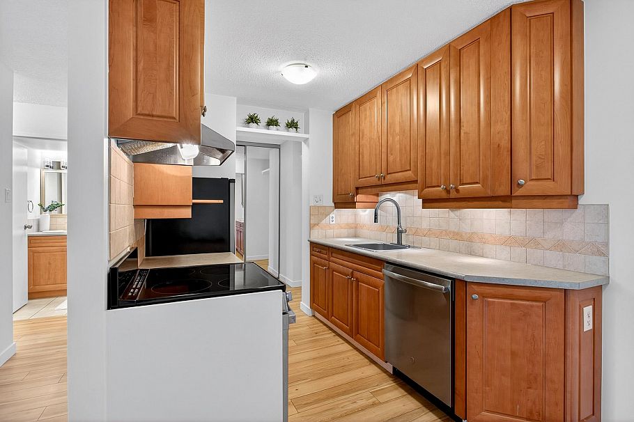 1306 2016 Fullerton Avenue North Vancouver, BC - 9