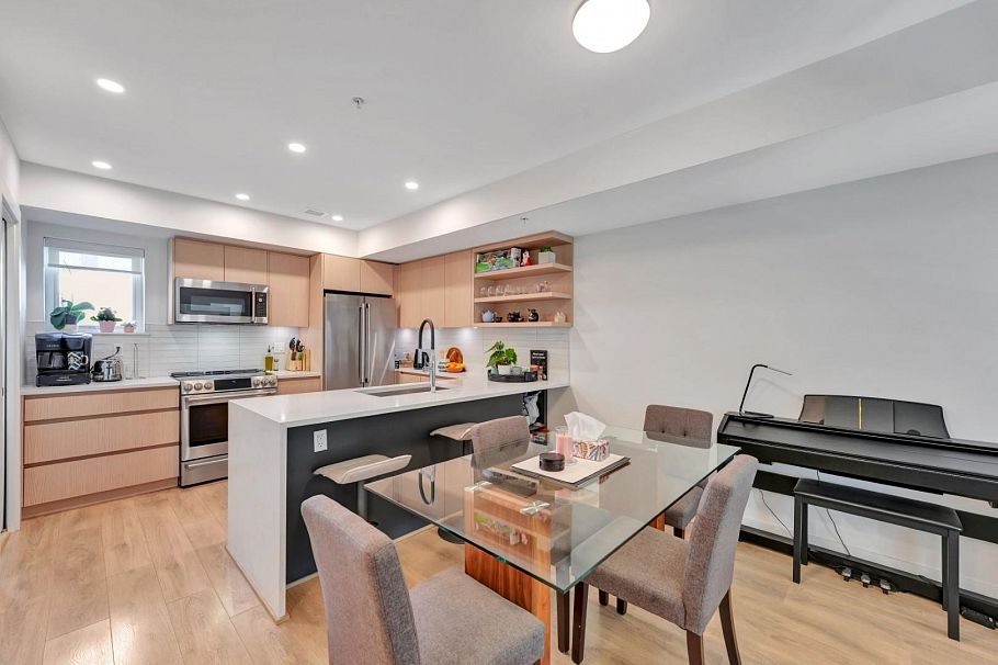 3 752 E 3rd Street North Vancouver, BC - 16