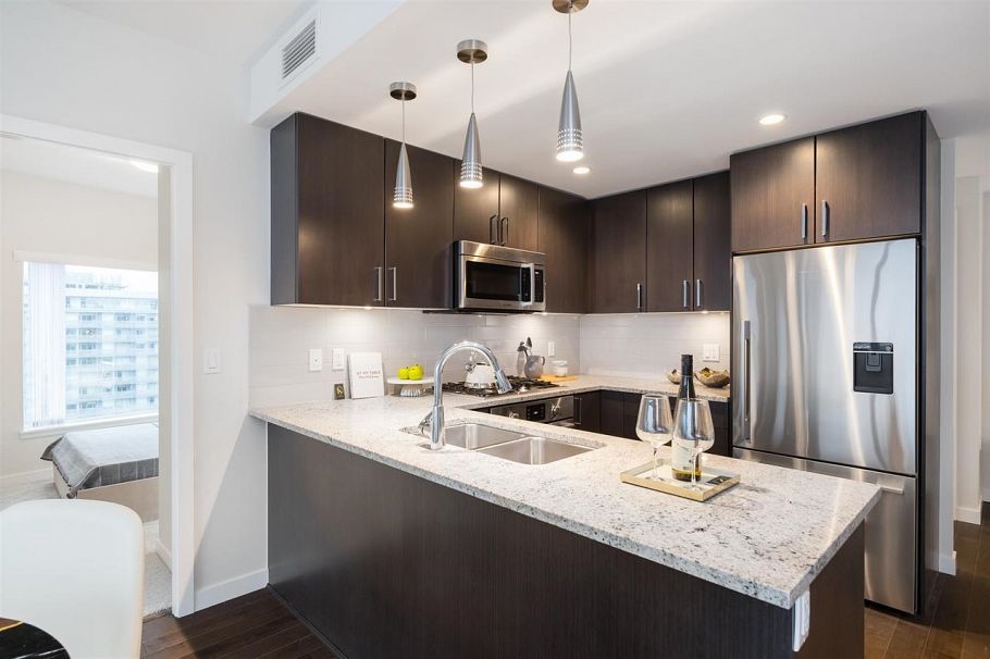 707 1708 Ontario Street Vancouver, BC - 6