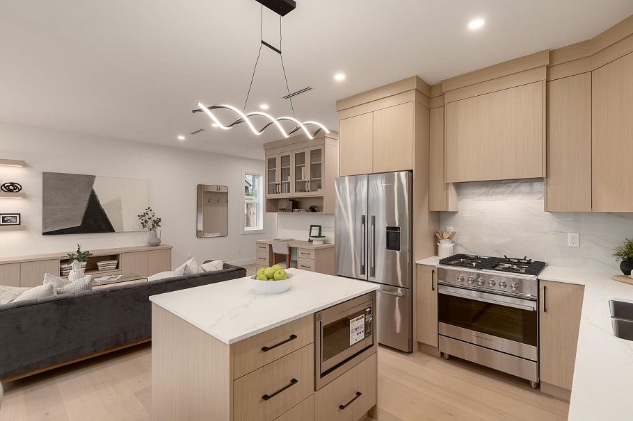 2 3506 E Pender Street Vancouver, BC - 9