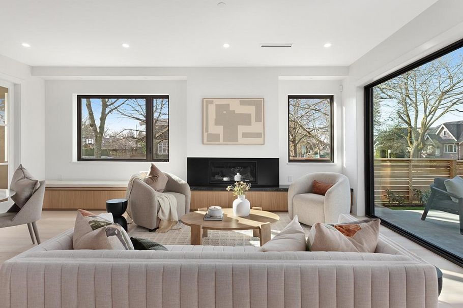 396 W 21 Avenue Vancouver, BC - 4