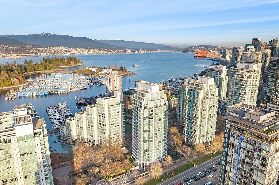 1901 1710 Bayshore Drive Vancouver, BC - 2