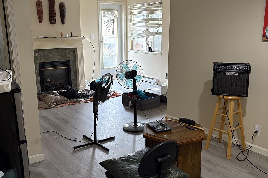 204 137 W 17th Street North Vancouver, BC - 10