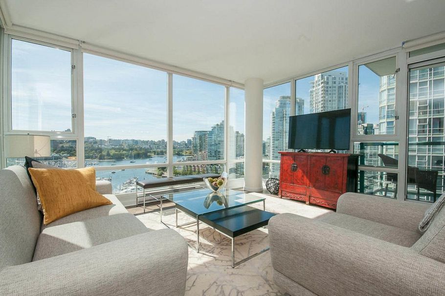 1703 1067 MARINASIDE CRESCENT, Vancouver BC V6Z 3A4 Vancouver, BC - 1