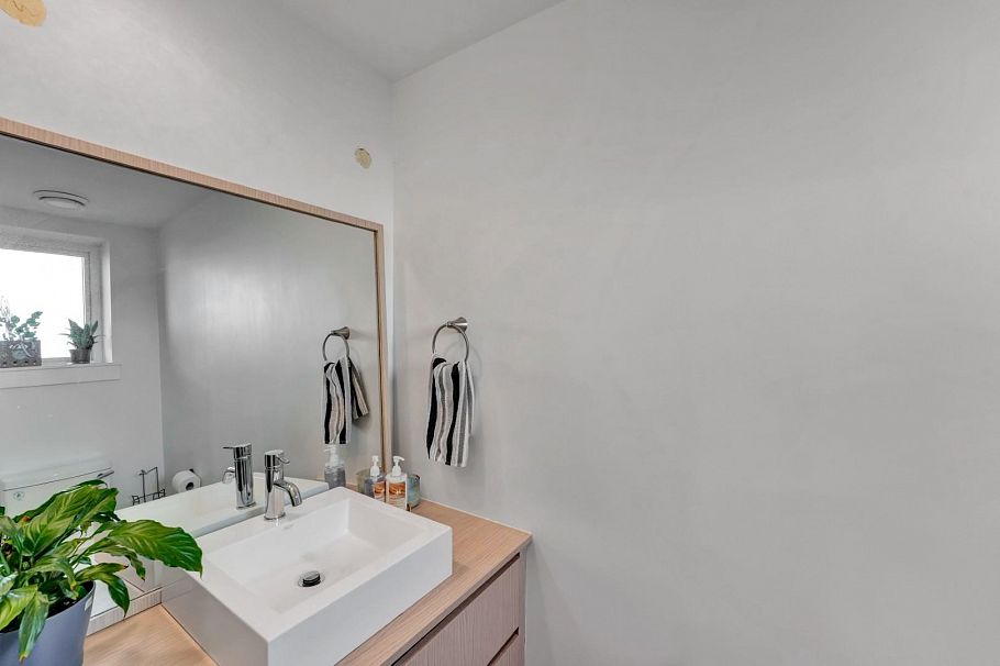 3 752 E 3rd Street North Vancouver, BC - 24