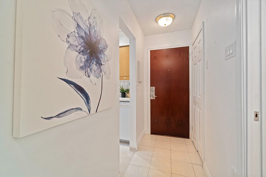 405 1157 Nelson Street Vancouver, BC - 2