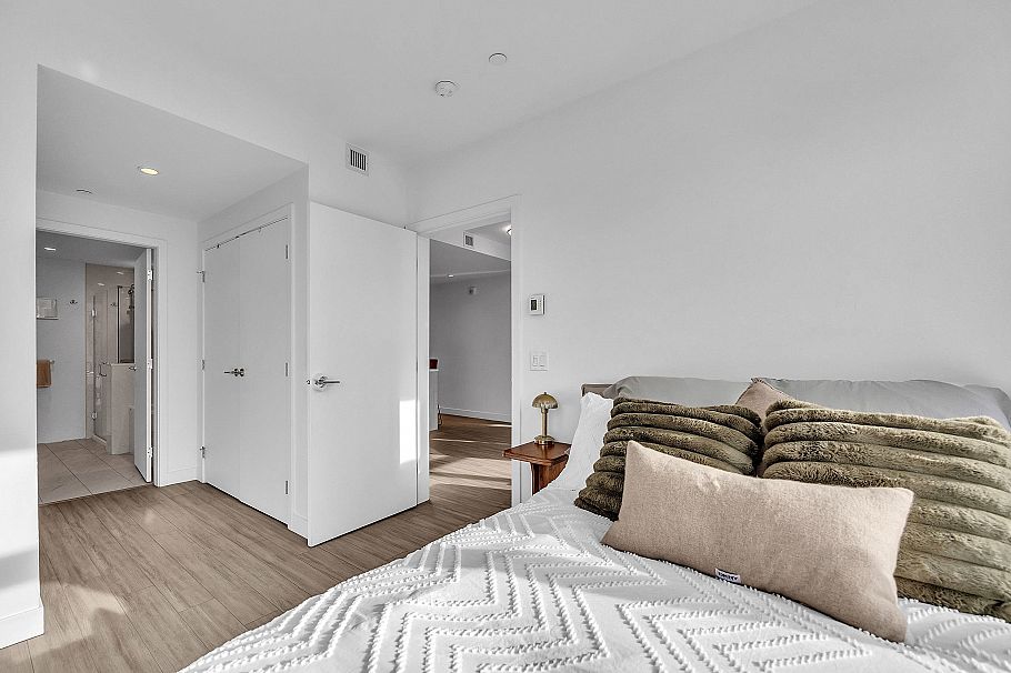 205 733 E 3rd Street North Vancouver, BC - 17