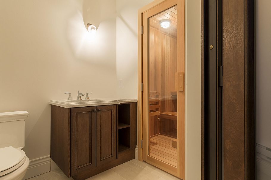 2809 Edgemont Boulevard North Vancouver, BC - 30