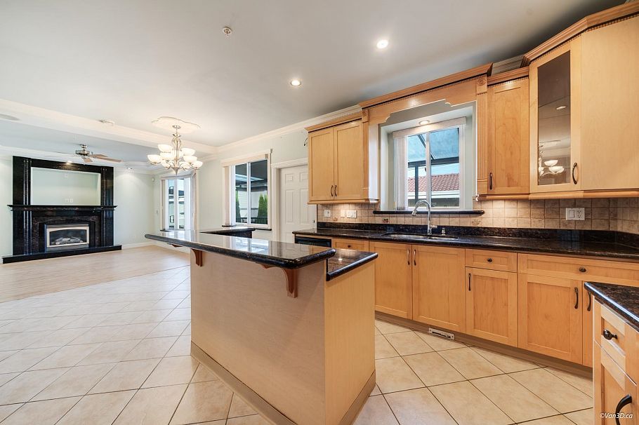 3559 Worthington Drive Vancouver, BC - 9