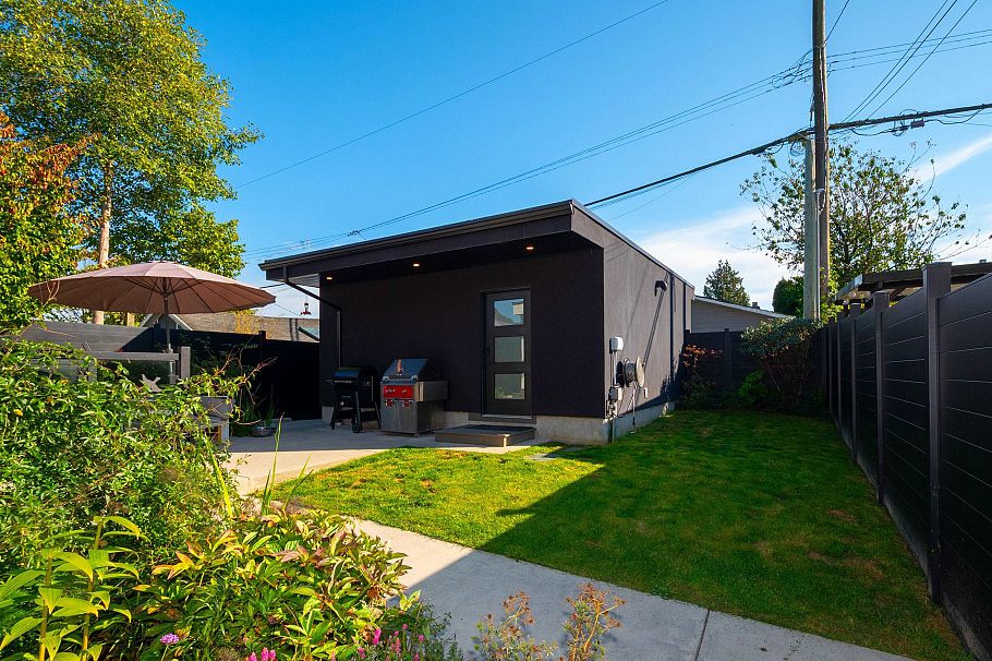 2734 Yale Street Vancouver, BC - 23