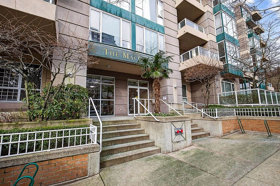 1201 5189 Gaston Street Vancouver, BC - 2