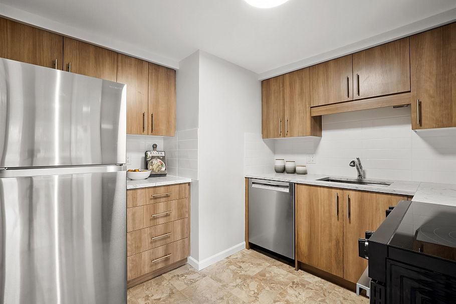 935 E 8th Avenue Vancouver, BC - 10