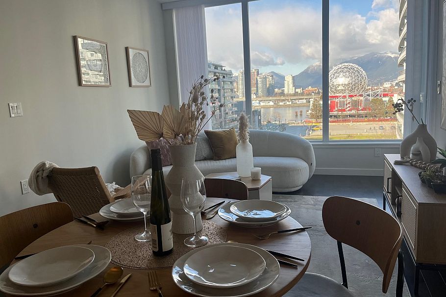 707 1708 Ontario Street Vancouver, BC - 3