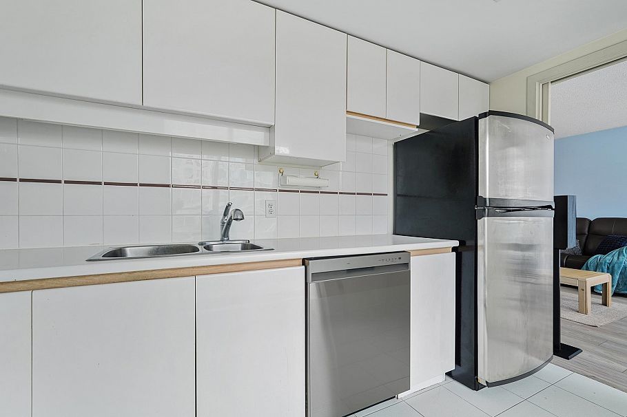 902 1500 Howe Street Vancouver, BC - 6