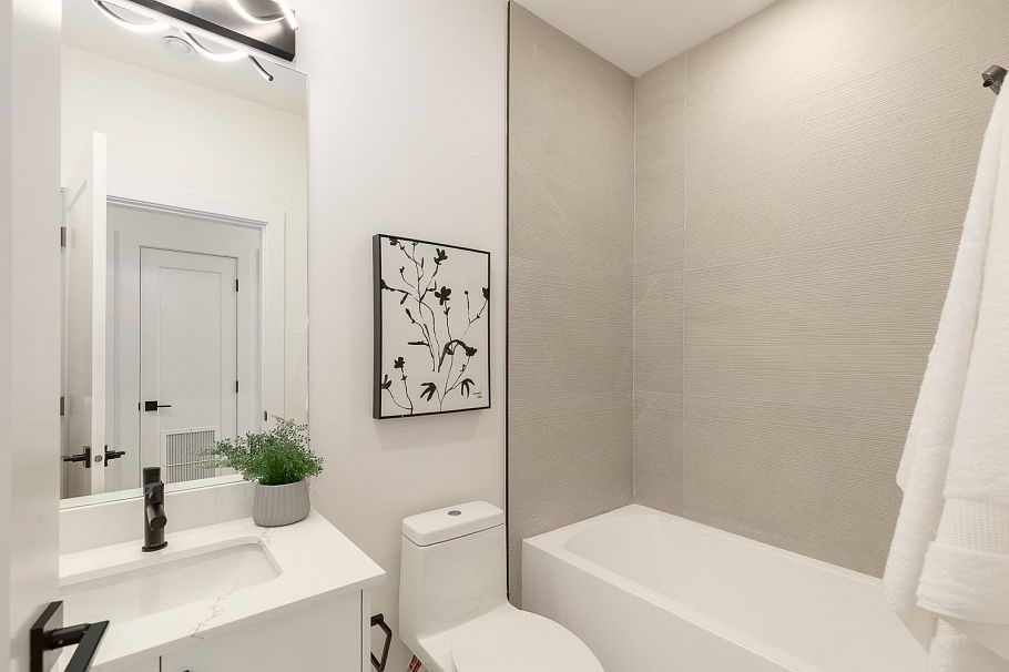 2 3506 E Pender Street Vancouver, BC - 16