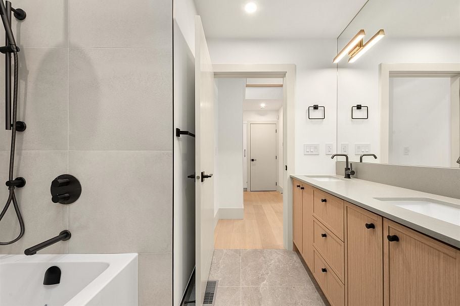 1 365 E 33rd Avenue Vancouver, BC - 27