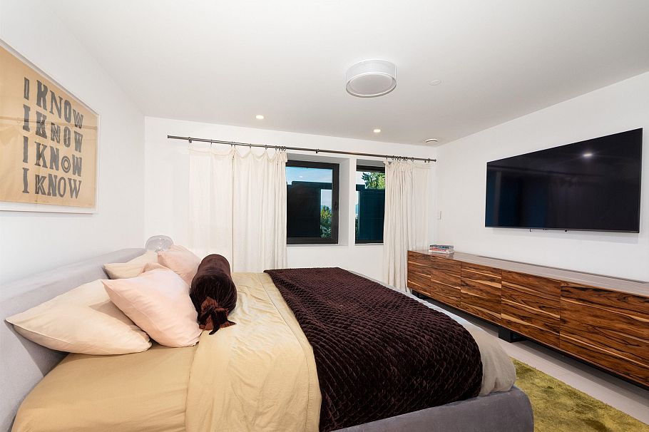 2734 Yale Street Vancouver, BC - 18