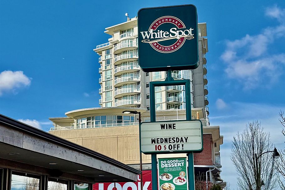 302 4028 Knight Street Vancouver, BC - 24