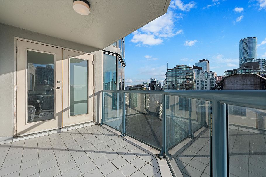 2303 1415 W Georgia Street Vancouver, BC - 28