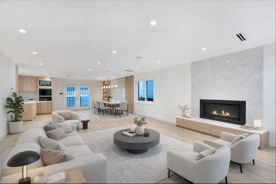 806 Montroyal Boulevard North Vancouver, BC - 3