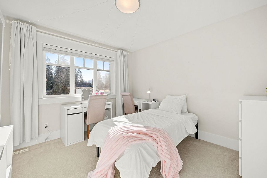 244 E 18th Street North Vancouver, BC - 15