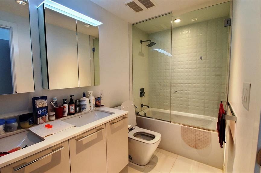 312 2220 Kingsway Vancouver, BC - 3