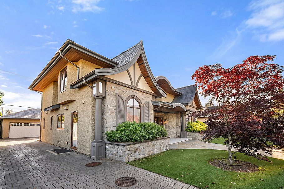 2809 Edgemont Boulevard North Vancouver, BC - 4