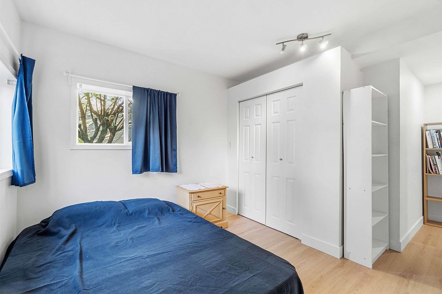 552 W 29th Street North Vancouver, BC - 23