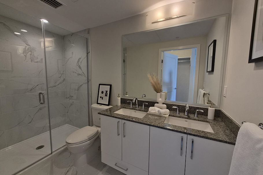 707 1708 Ontario Street Vancouver, BC - 9