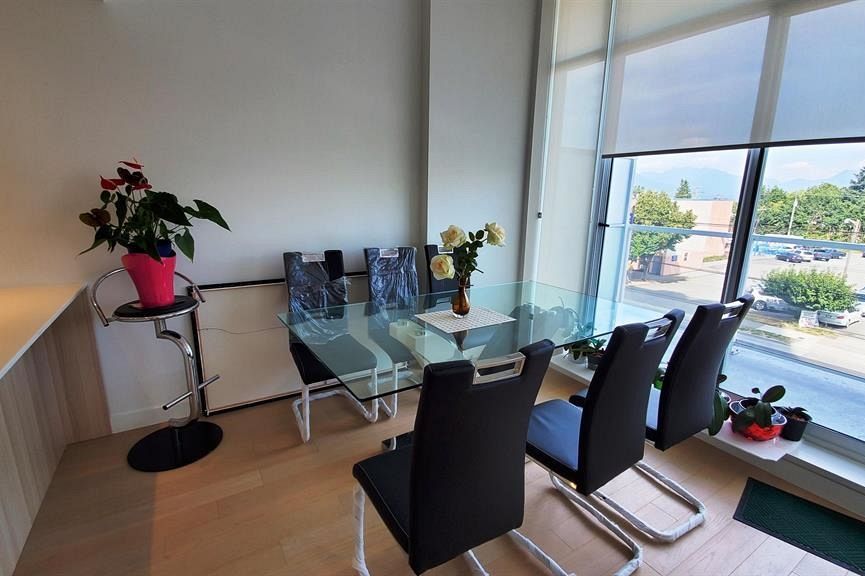 312 2220 Kingsway Vancouver, BC - 4