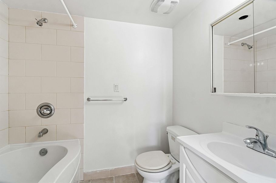 552 W 29th Street North Vancouver, BC - 26