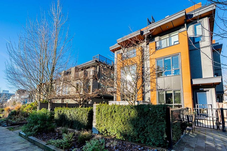 1865 Adanac Street Vancouver, BC - 28