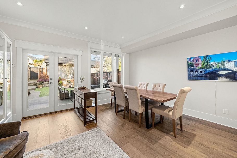 244 E 18th Street North Vancouver, BC - 9