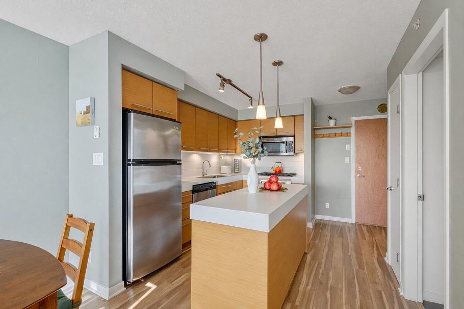 706 2770 Sophia Street Vancouver, BC - 4