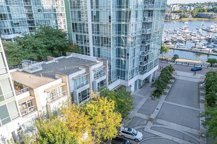 133 Aquarius Mews Vancouver, BC - 35