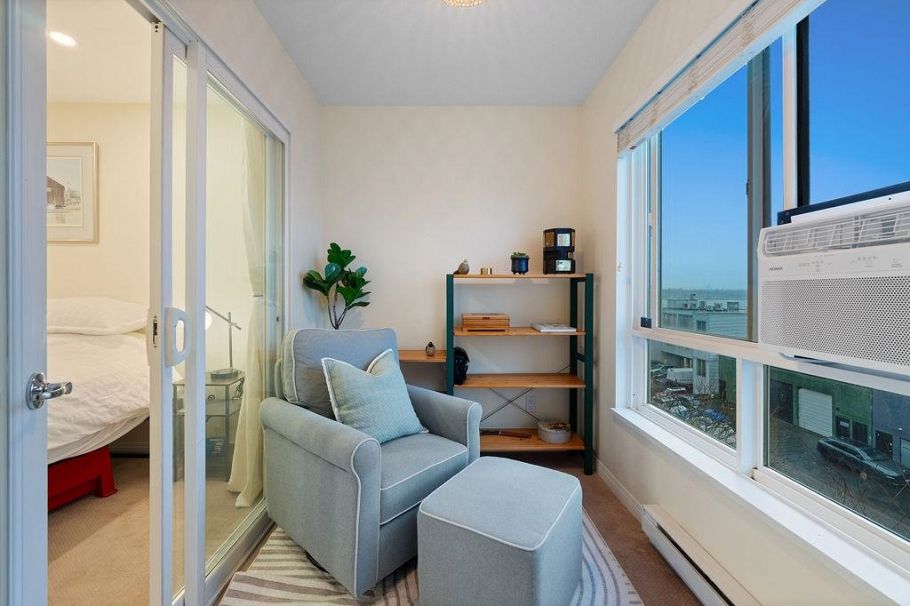 308 333 E 1st Street North Vancouver, BC - 13