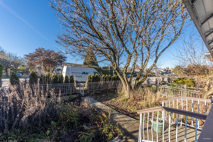 4736 Knight Street Vancouver, BC - 2