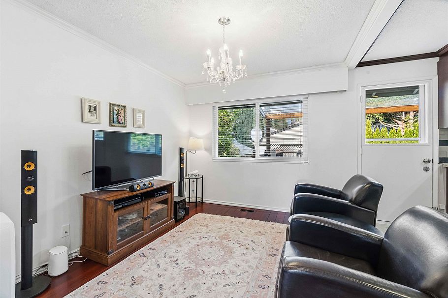 552 W 29th Street North Vancouver, BC - 7