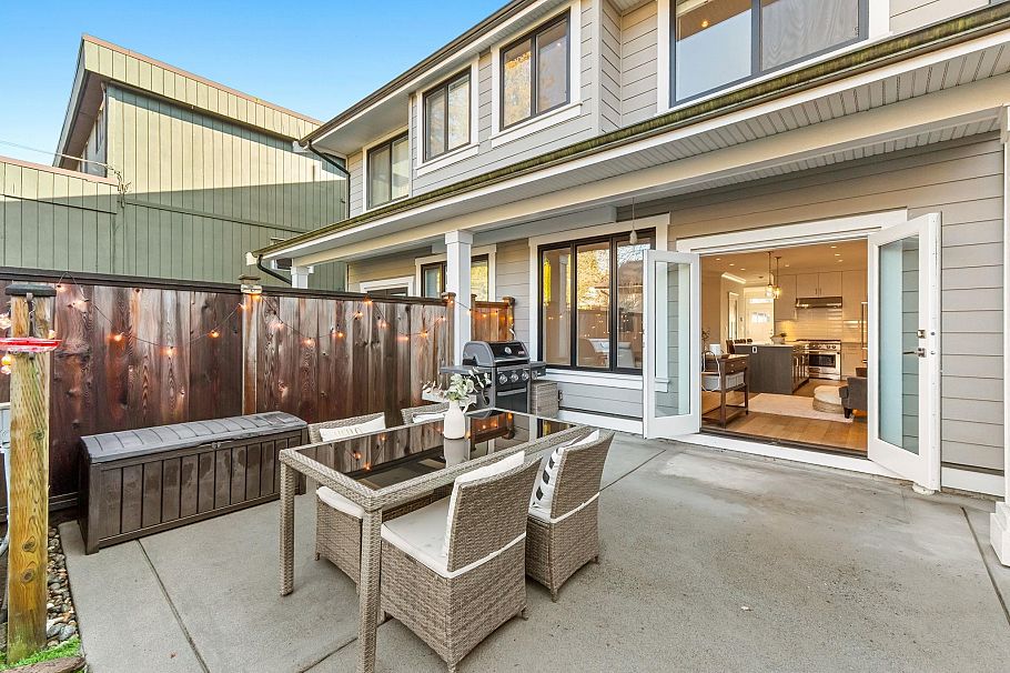 244 E 18th Street North Vancouver, BC - 25