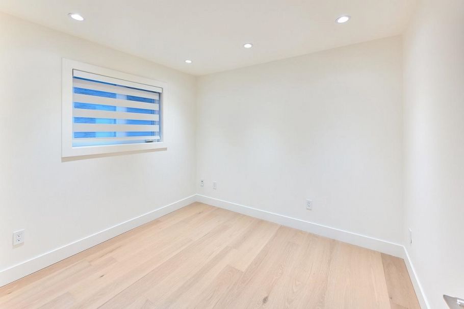 806 Montroyal Boulevard North Vancouver, BC - 17