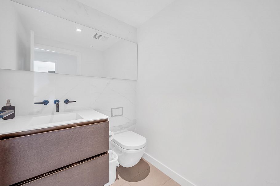 2001 620 Cardero Street Vancouver, BC - 22