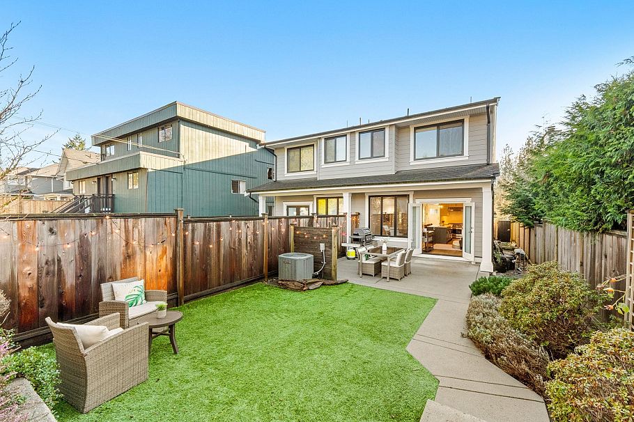 244 E 18th Street North Vancouver, BC - 28