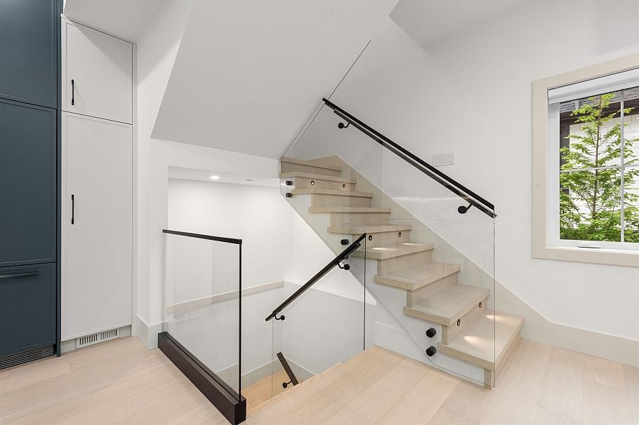 1 365 E 33rd Avenue Vancouver, BC - 11