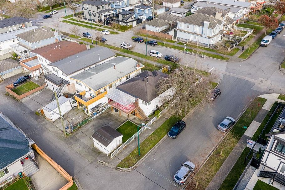 3895 Windermere Street Vancouver, BC - 32