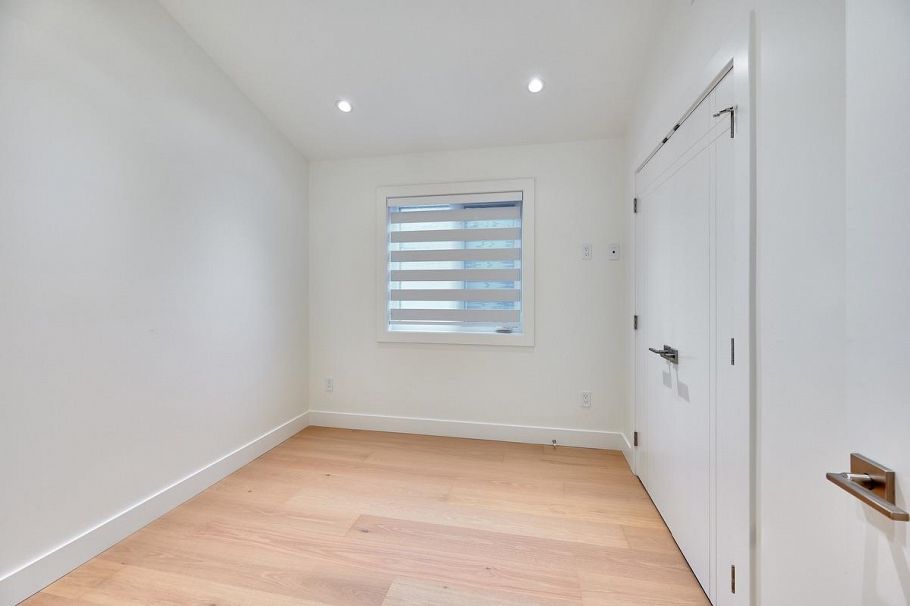 806 Montroyal Boulevard North Vancouver, BC - 32