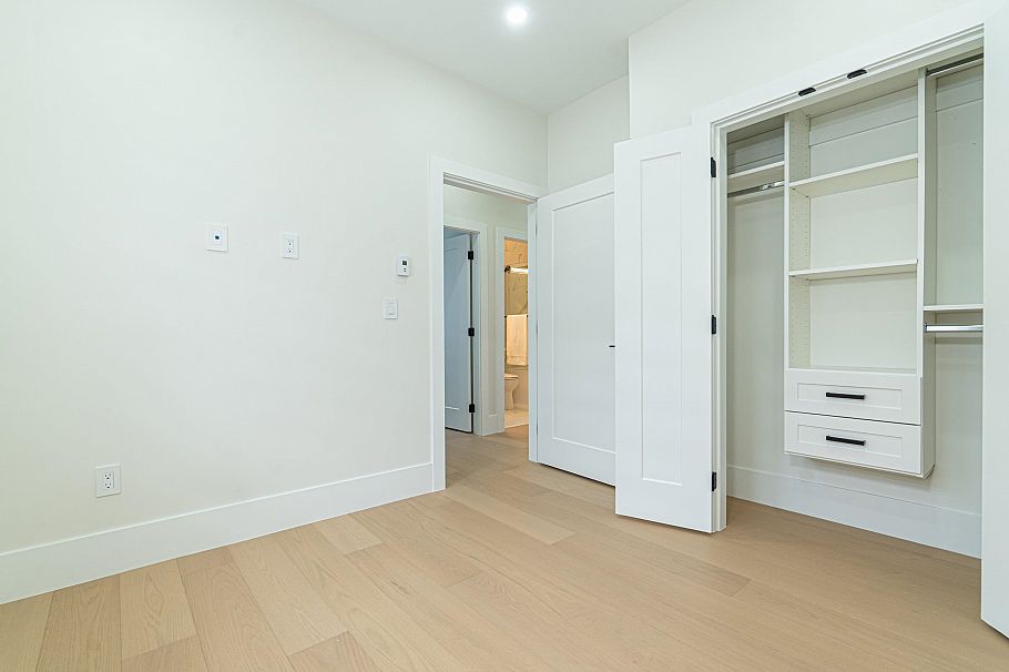 1552 W 66th Avenue Vancouver, BC - 14