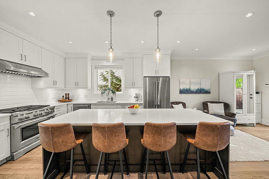 244 E 18th Street North Vancouver, BC - 5