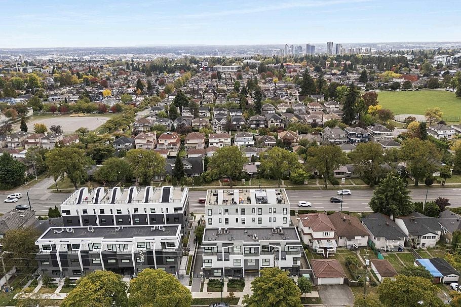 138 W Woodstock Avenue Vancouver, BC - 36