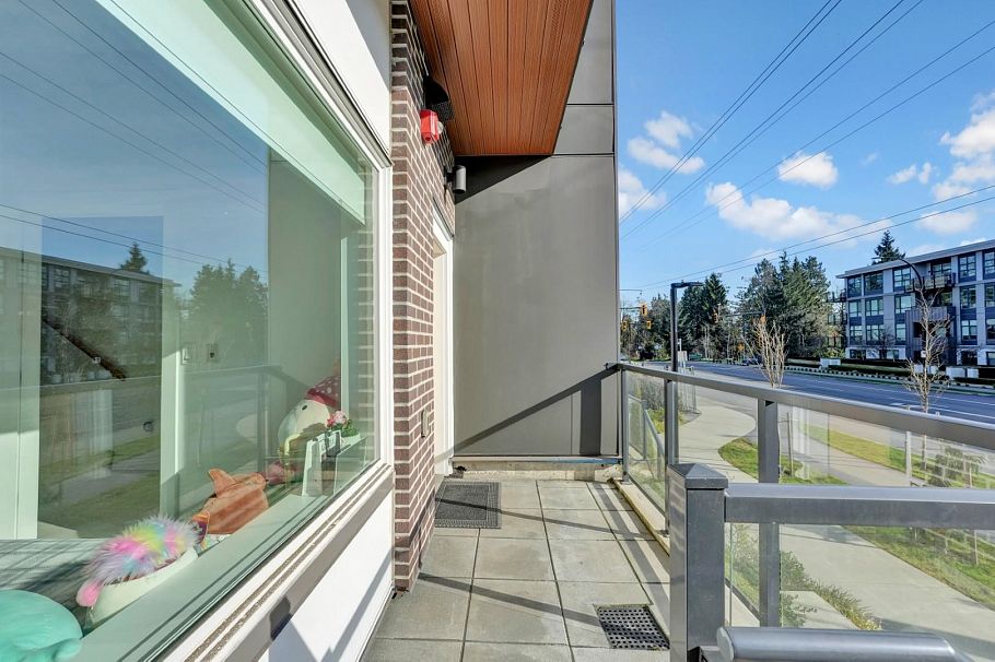 3 752 E 3rd Street North Vancouver, BC - 3