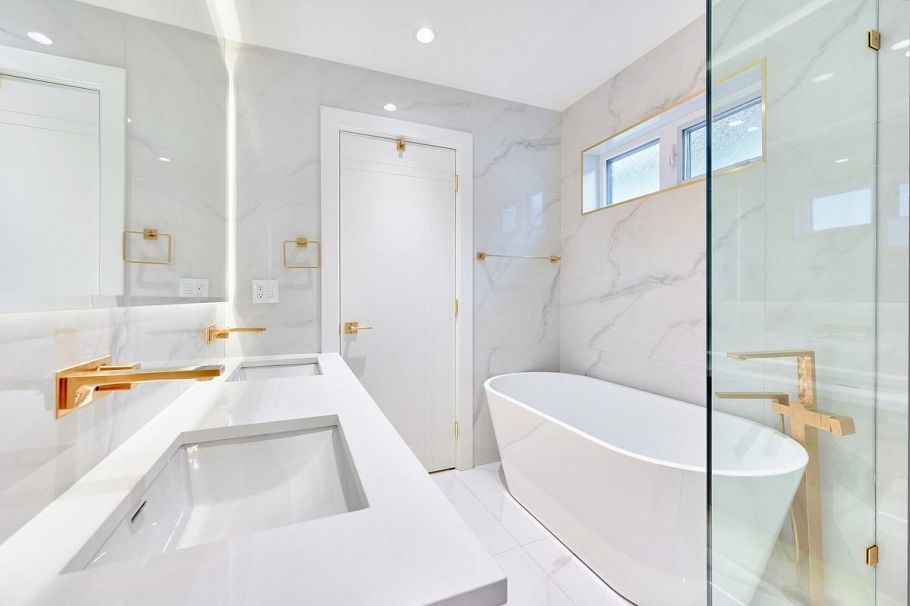 806 Montroyal Boulevard North Vancouver, BC - 24